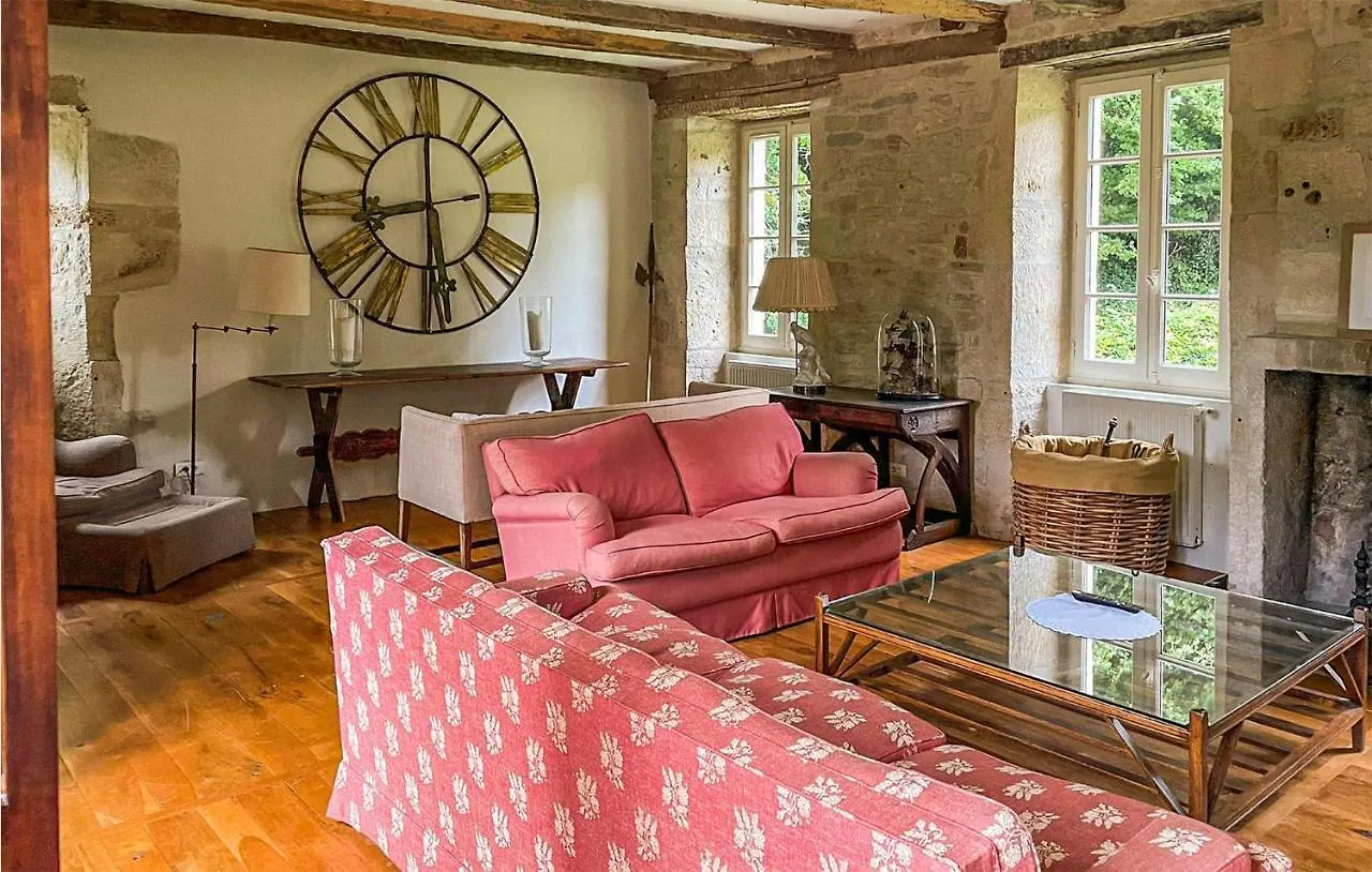 Casa vacanze 5 Bedroom Gorgeous Home In Sarrazac Cressensac-Sarrazac